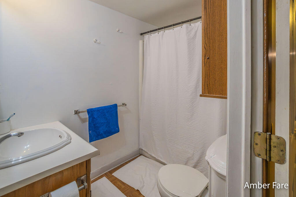 1508 Hendrick Road Muskegon, MI 49441 - Photo 30 of 42 LLBathroom