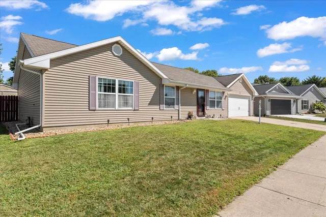 $249,900 | 2712 Milford Drive, Urbana, IL 61802