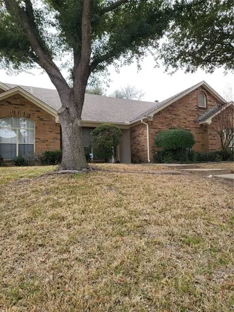 a front view of house with yard