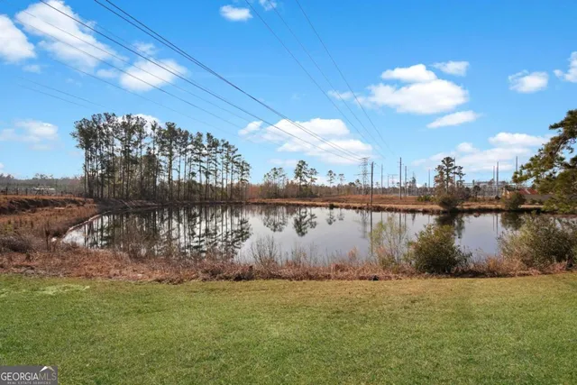 a view of outdoor space lake view