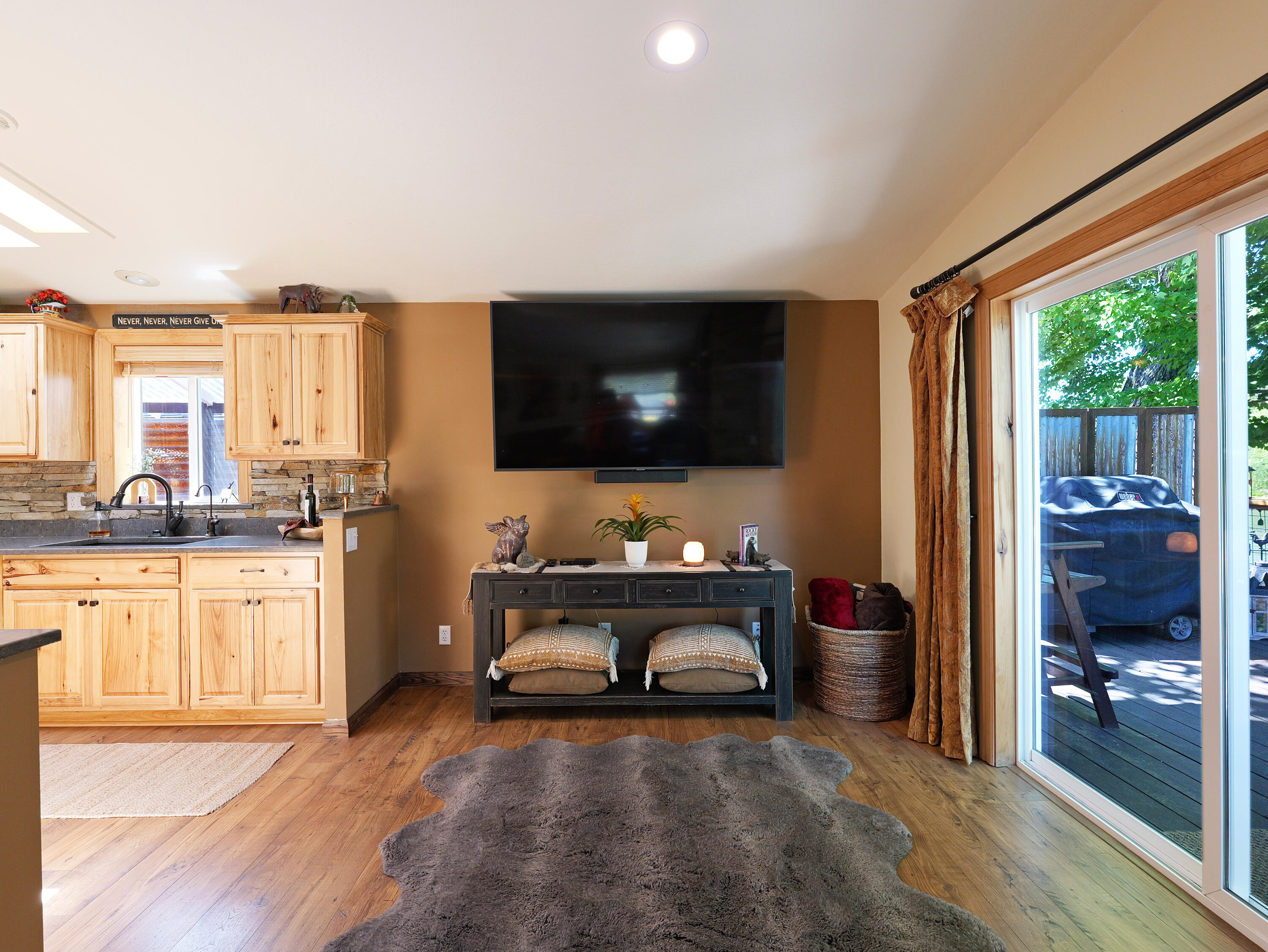 150 Castaline Place Shady Cove, OR 97539 - Photo 21 of 83 Kitchen