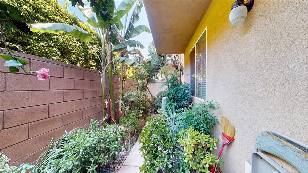 10351 Diamond Pacoima, CA 91331 - Photo 18 of 43