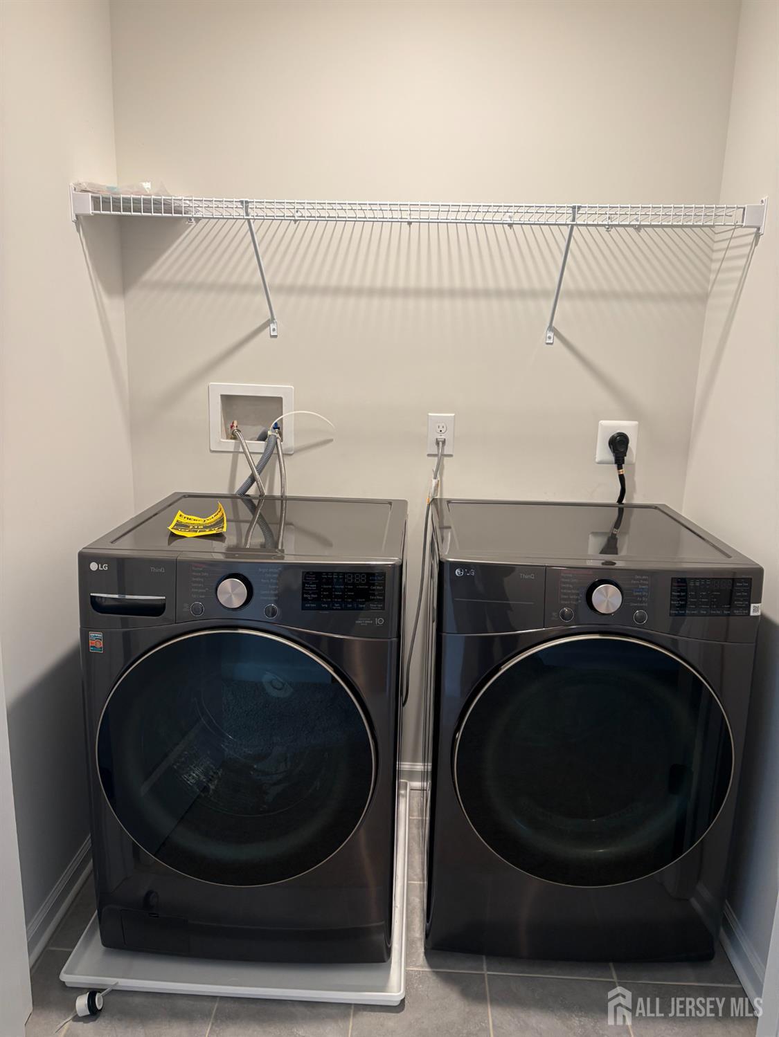 10 Stanton Rd Mount Mount Holly, NJ 08060 - Photo 8 of 8 a utility room with dryer and washer