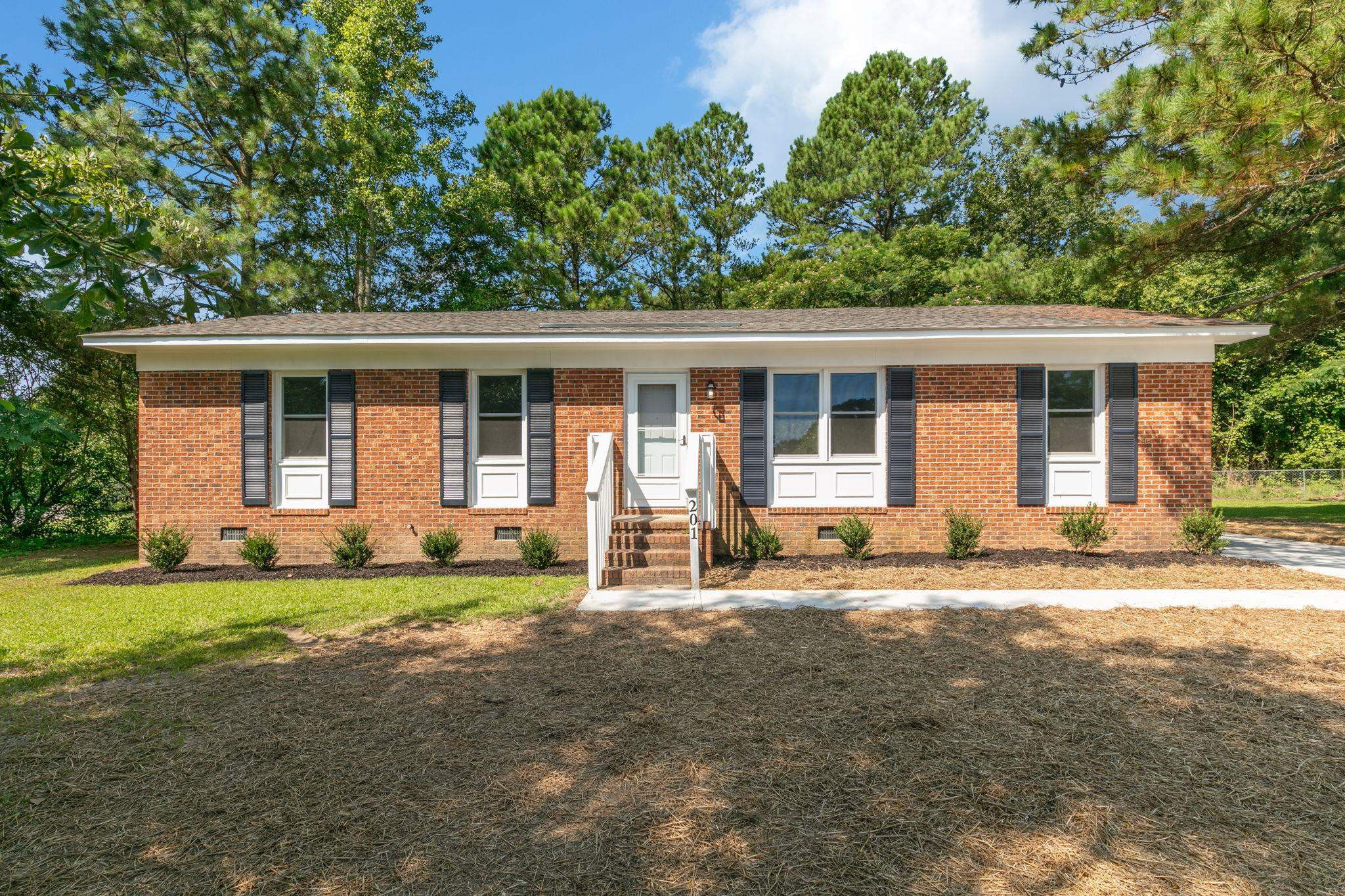 201 Old Farm Road Smithfield, NC 27577 - Photo 1 of 37 Photo 1