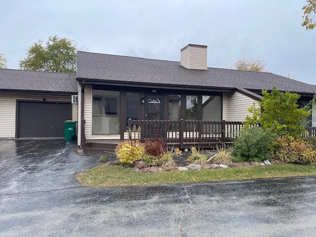 $249,999 | 208 East Drexel Avenue, Oak Creek, WI 53154