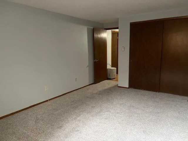 $249,999 | 208 East Drexel Avenue, Oak Creek, WI 53154