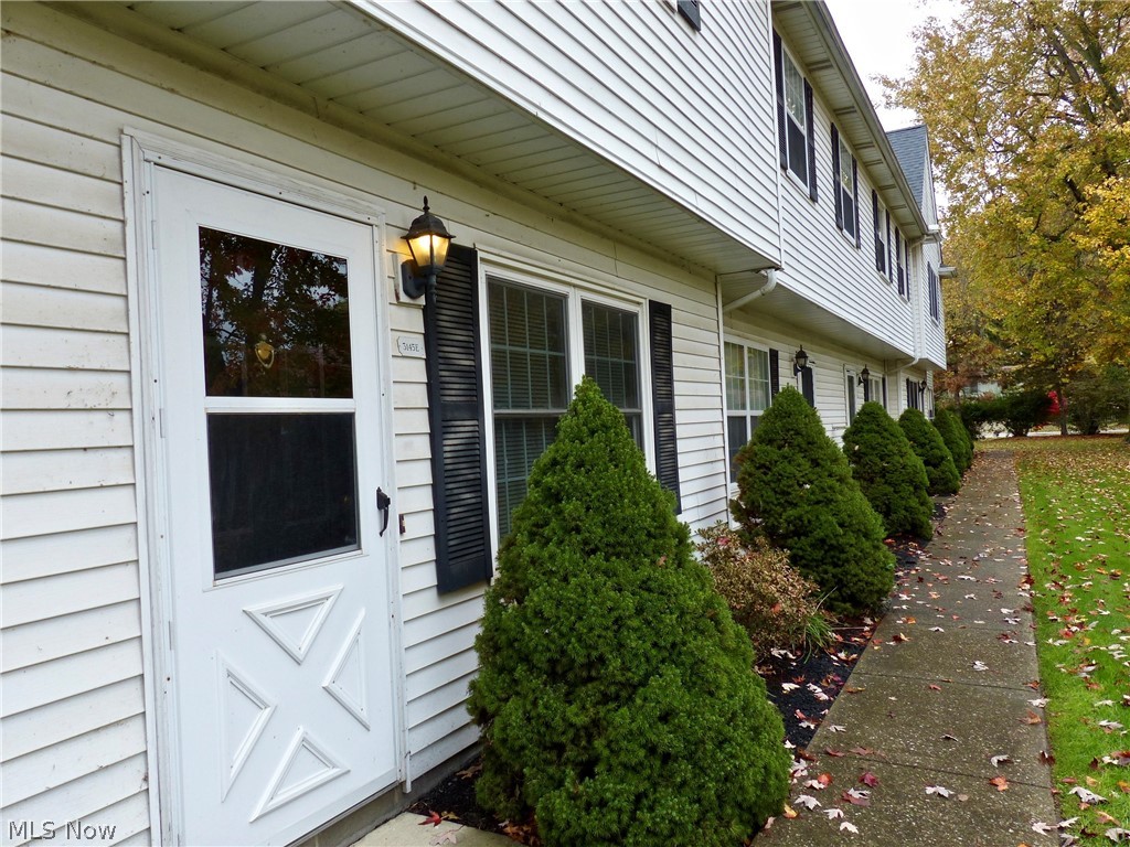 3145 Lost Nation Road, Unit E Willoughby, OH 44094 - Photo 4 of 26 Gallery Image 4