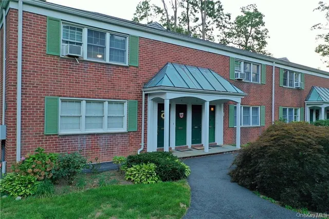 $2,700 | 600 Bedford Road, Unit 10, Pleasantville, NY 10570