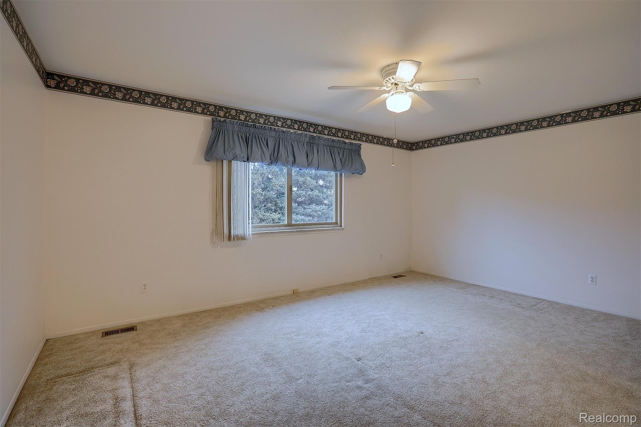 2049 Cumberland Road Rochester, MI 48307 - Photo 16 of 33 16-Master Bedroom.jpg