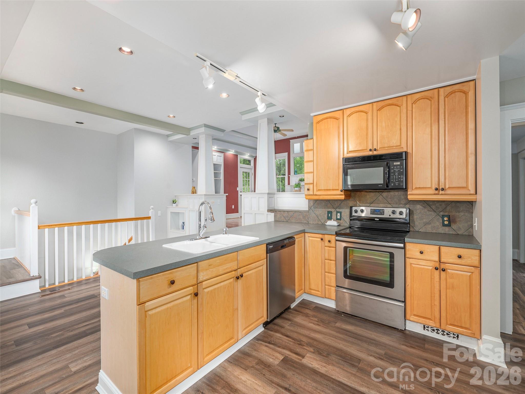 136 Assembly Street Waynesville, NC 28786 - Photo 6 of 36