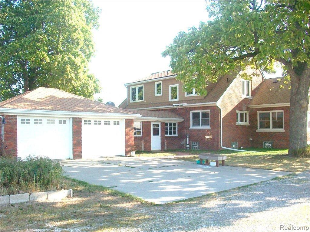607 Fitz Road Goodells, MI 48027 - Photo 4 of 22 100_1806