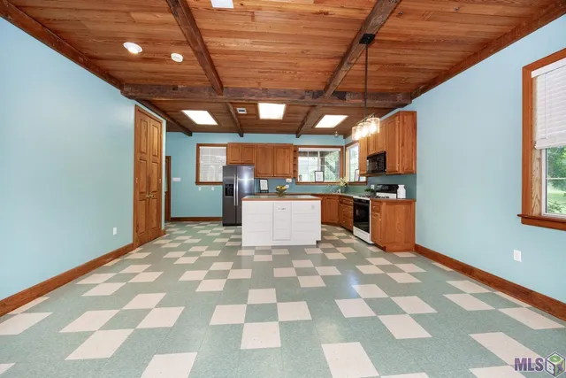 $345,000 | 9324 Burnside Road, Erwinville, LA 70729