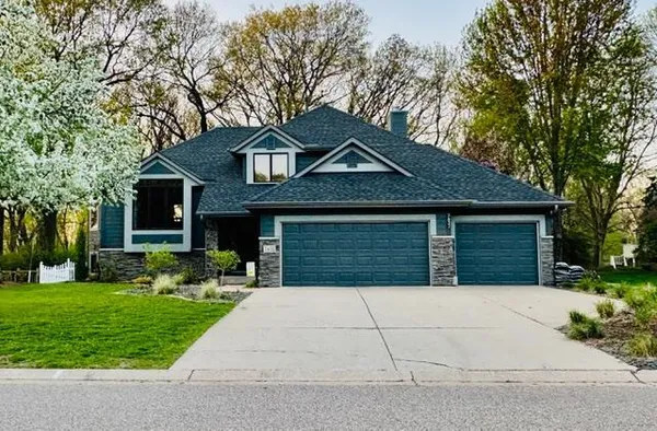 $545,000 | 7832 18th Street North, St. Paul, MN 55128