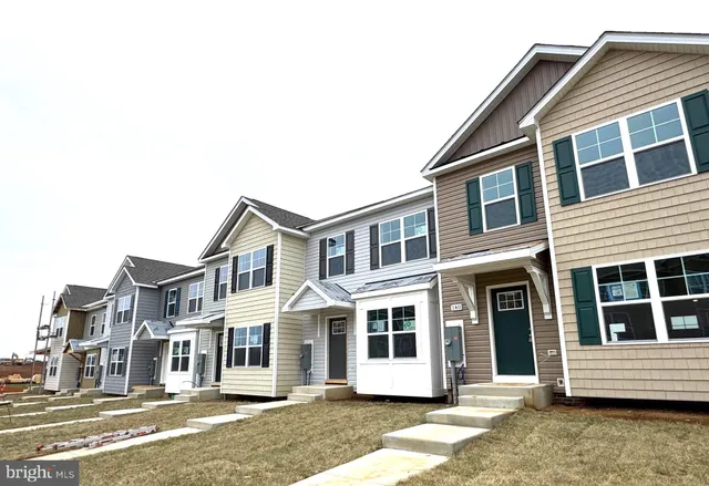 $261,500 | 140 Olga Drive, Martinsburg, WV 25403