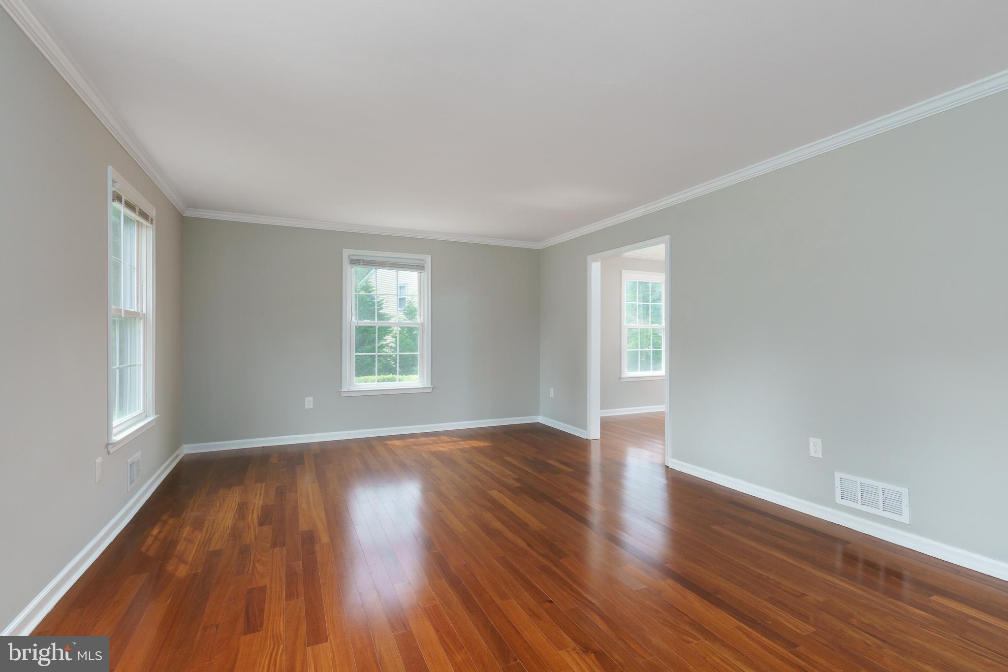 5 Sandy Lane Ewing, NJ 08628 - Photo 3 of 37 Living room