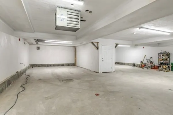 $4,750 | 205 West 8th Street, Unit 4, Boston, MA 02127