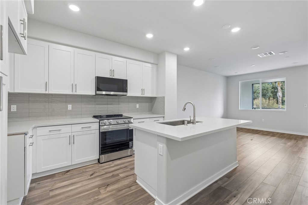 9549 Hannah Way Riverside, CA 92503 - Photo 14 of 35 Gallery Image 14