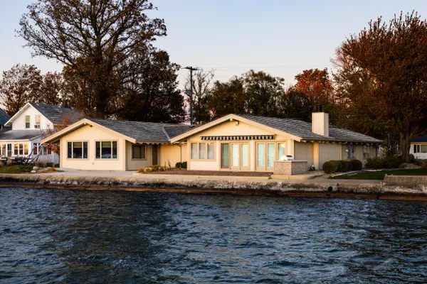 $1,100,000 | 564 Lake Drive, Coldwater, MI 49036