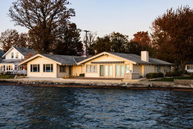 $1,100,000 | 564 Lake Drive, Coldwater, MI 49036