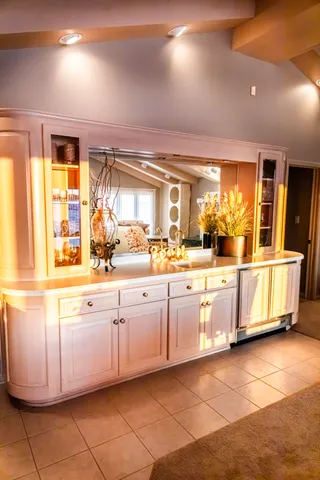 $1,100,000 | 564 Lake Drive, Coldwater, MI 49036