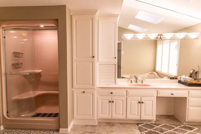 $1,100,000 | 564 Lake Drive, Coldwater, MI 49036