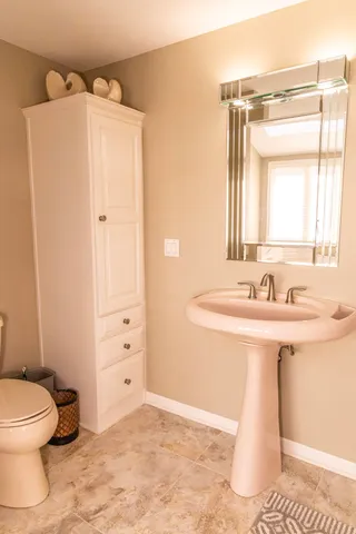 $1,100,000 | 564 Lake Drive, Coldwater, MI 49036