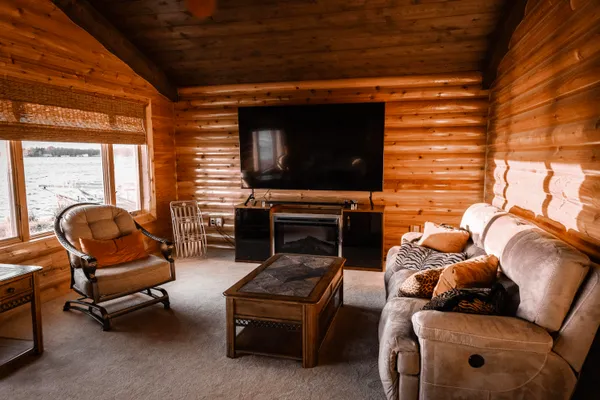 $1,100,000 | 564 Lake Drive, Coldwater, MI 49036