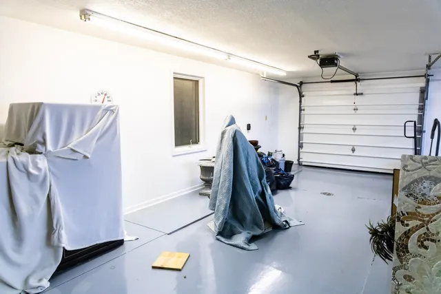 $1,100,000 | 564 Lake Drive, Coldwater, MI 49036