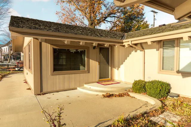 $1,100,000 | 564 Lake Drive, Coldwater, MI 49036