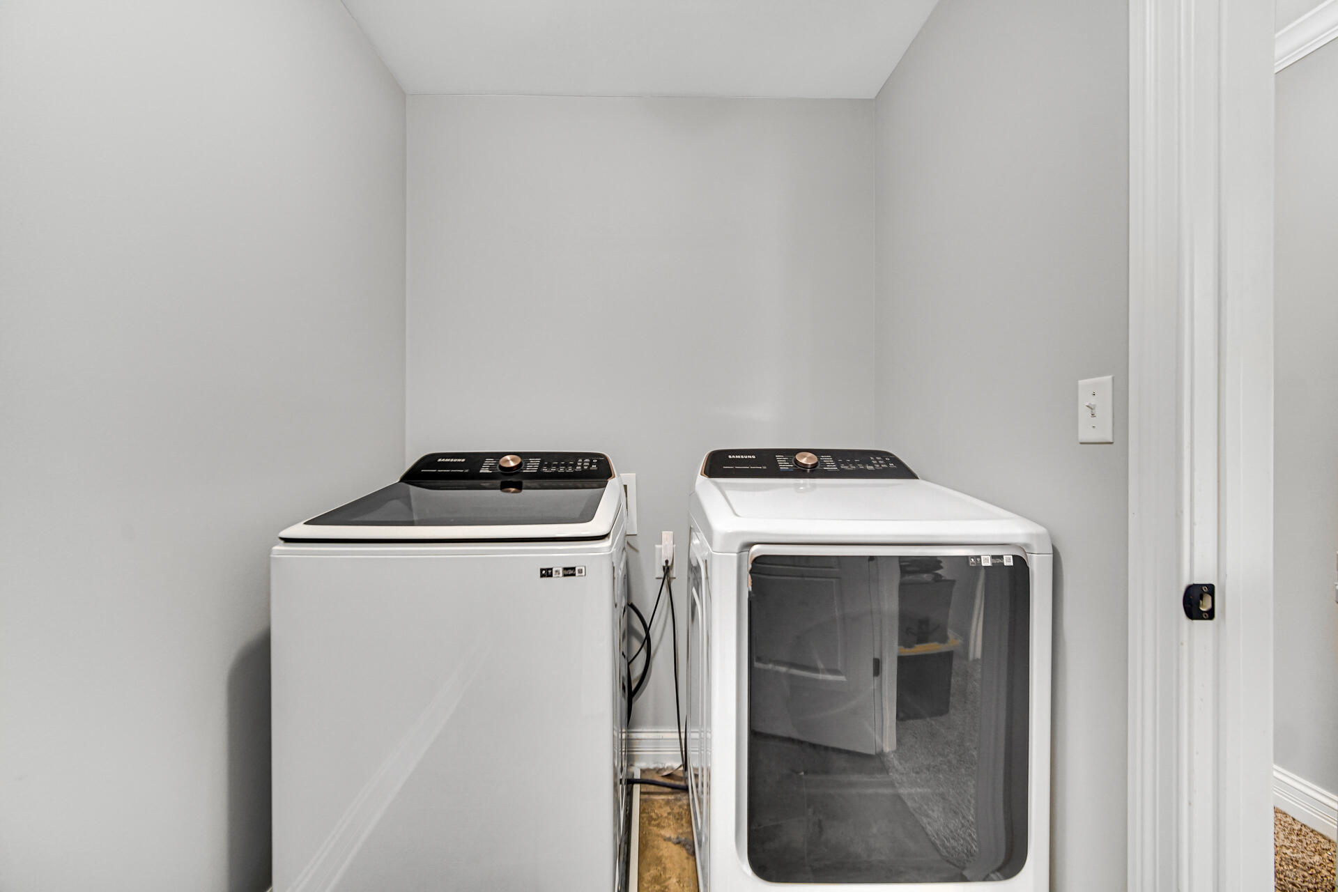 12566 Massachusetts Street Crown Point, IN 46307 - Photo 23 of 30 a utility room with dryer and washer