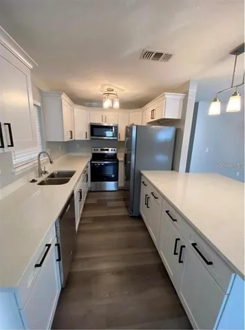 $2,400 | 4711 Ohio Avenue, Tampa, FL 33616