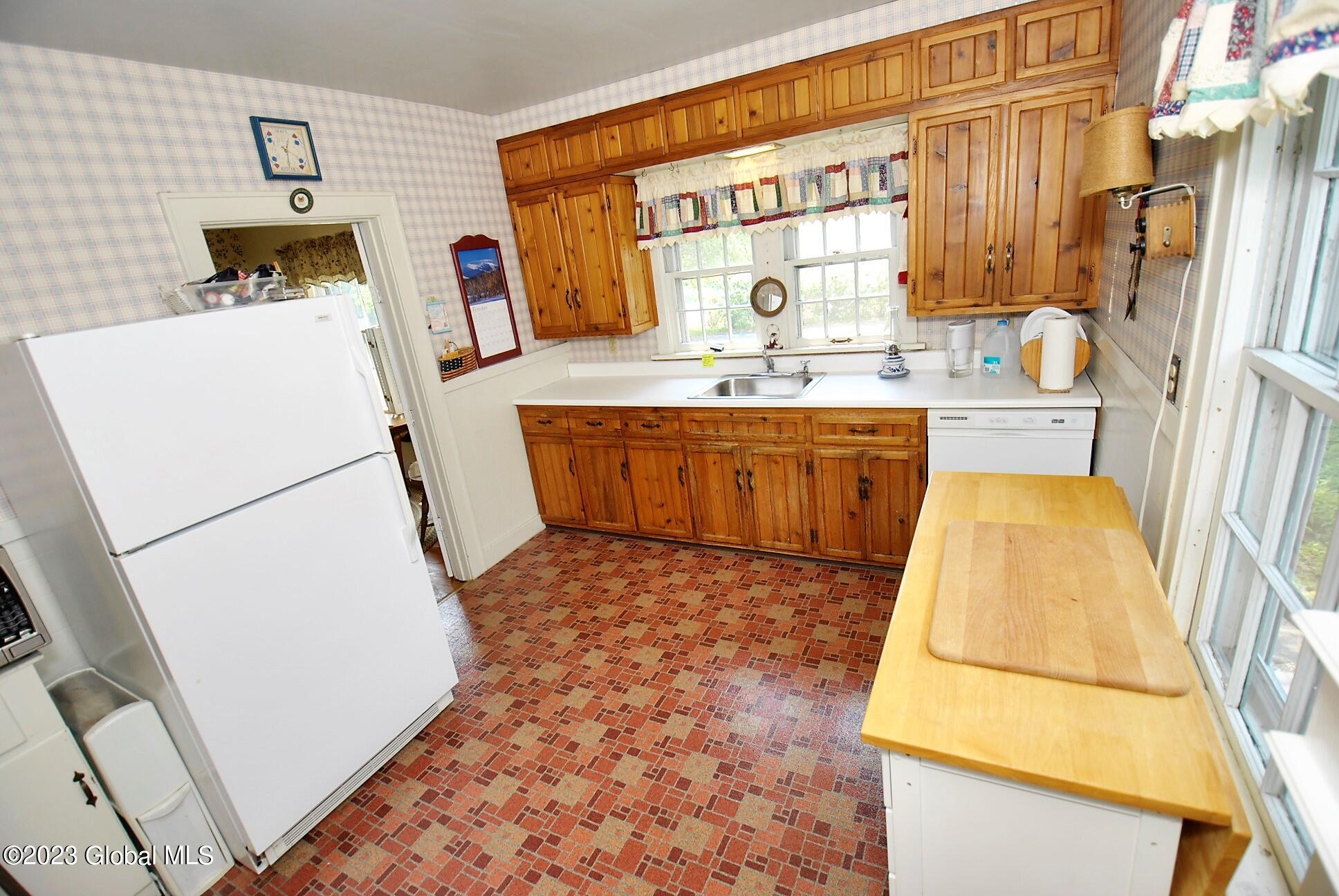 6083 Johnston Road Guilderland, NY 12159 - Photo 9 of 45 _DSC0409-0