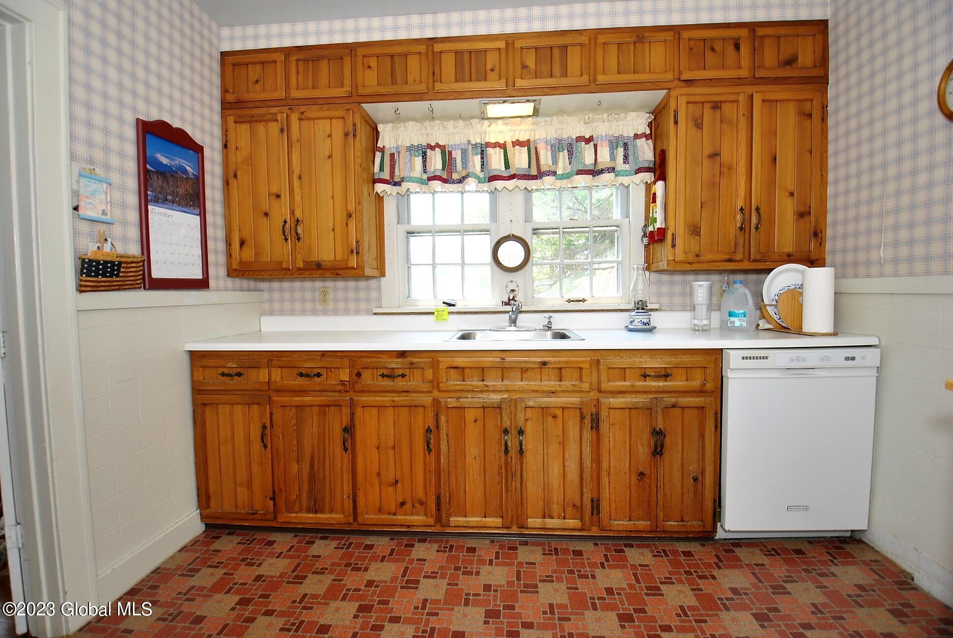 6083 Johnston Road Guilderland, NY 12159 - Photo 10 of 45 _DSC0412-0