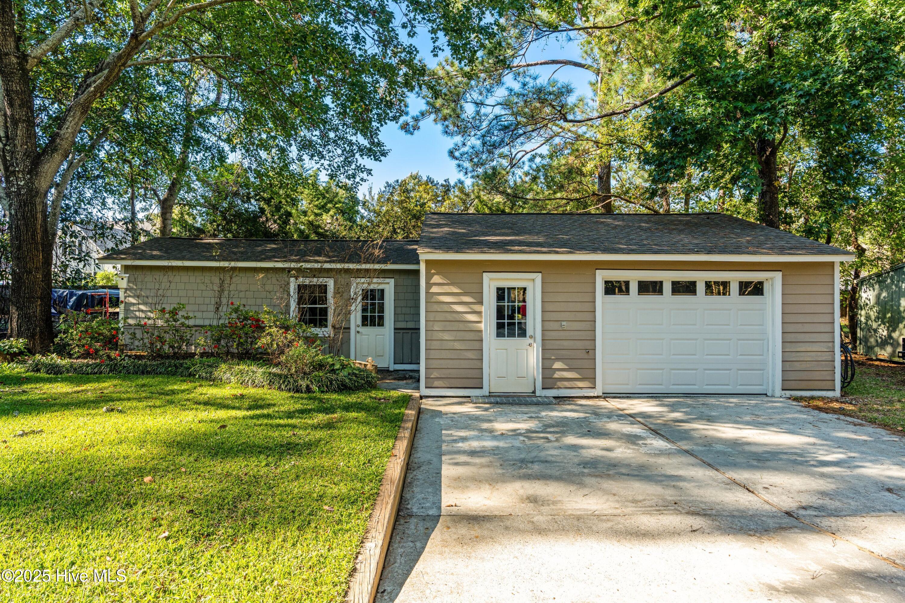 211 Sandybrook Road Wilmington, NC 28411 - Photo 3 of 48 035-211SandybrookRoad-Wilmington-NC-2841
