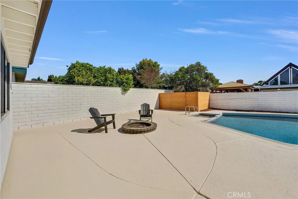 13682 Carroll Way Tustin, CA 92780 - Photo 45 of 51 a view of a terrace with chairs