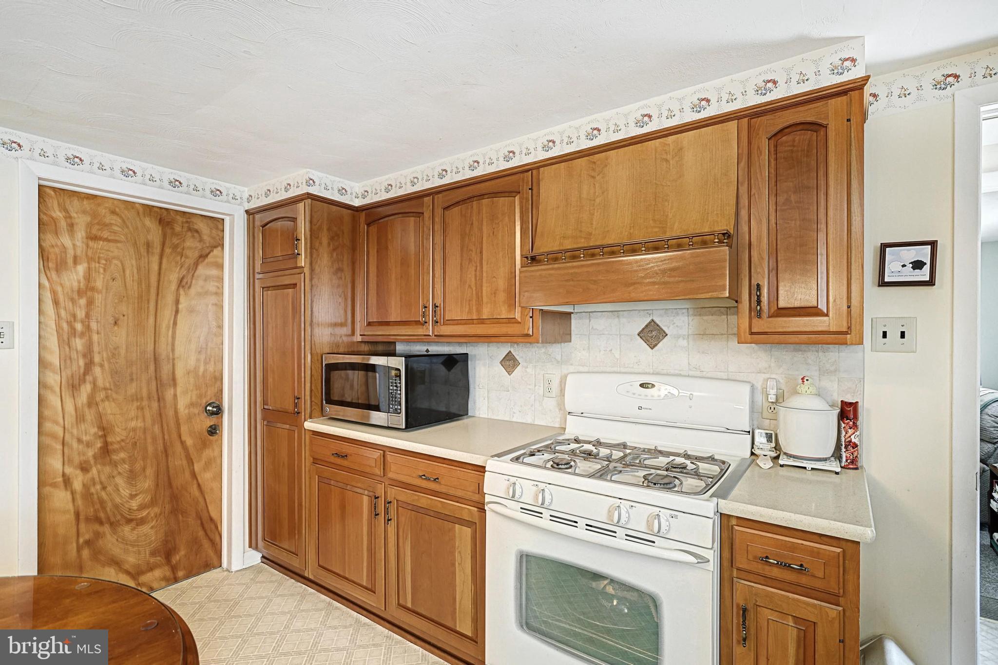 190 Edward Road York, PA 17403 - Photo 15 of 33 Gallery Image 15