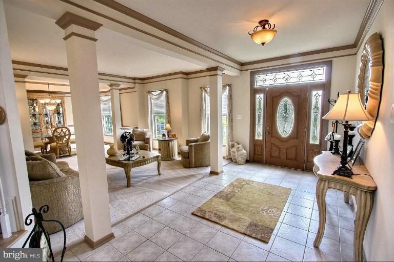 13929 Rockingham Road Germantown, MD 20874 - Photo 24 of 30 Foyer entry