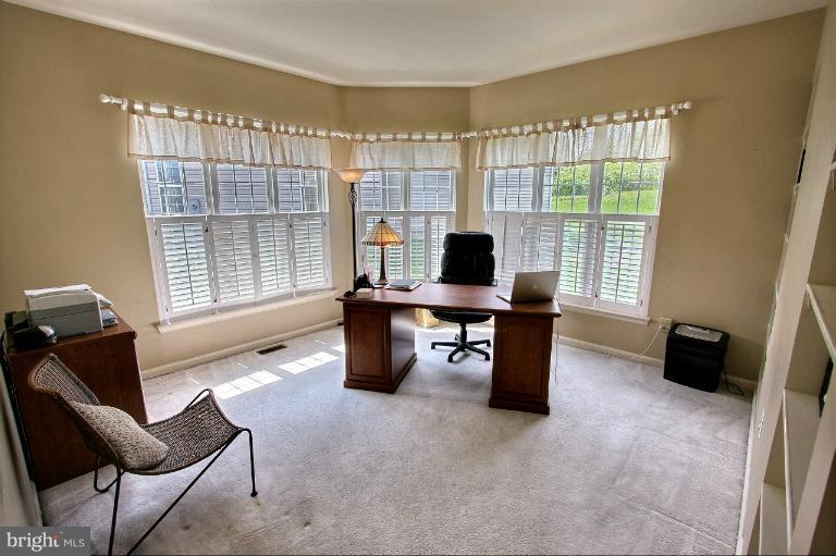 13929 Rockingham Road Germantown, MD 20874 - Photo 26 of 30 First floor office