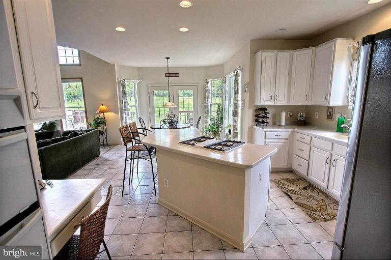 13929 Rockingham Road Germantown, MD 20874 - Photo 28 of 30 Kitchen