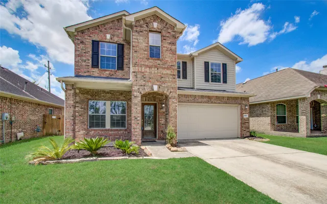 $2,300 | 17607 Memorial Falls Drive, Tomball, TX 77375
