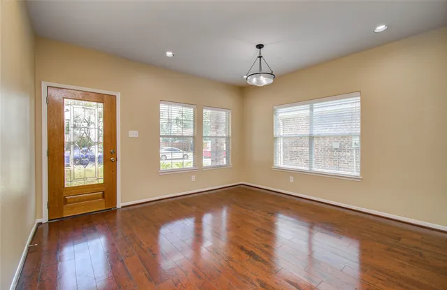 $2,300 | 17607 Memorial Falls Drive, Tomball, TX 77375