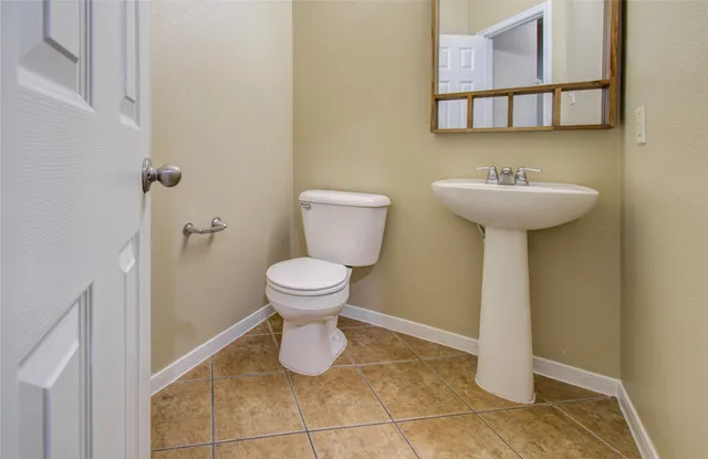 $2,300 | 17607 Memorial Falls Drive, Tomball, TX 77375