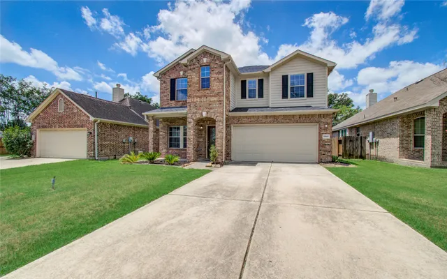 $2,300 | 17607 Memorial Falls Drive, Tomball, TX 77375