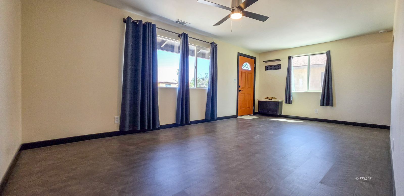 729 Commercial Avenue Ridgecrest, CA 93555 - Photo 2 of 17
