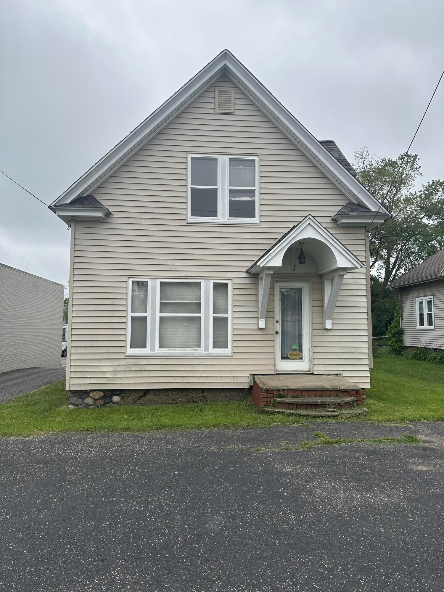 127 West Territorial Road Battle Creek, MI 49015 - Photo 2 of 11 IMG_5593