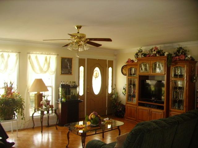 1909 Galen Road Lafayette, TN 37083 - Photo 2 of 17 Nice Foyer Entrance into Large Living Room
