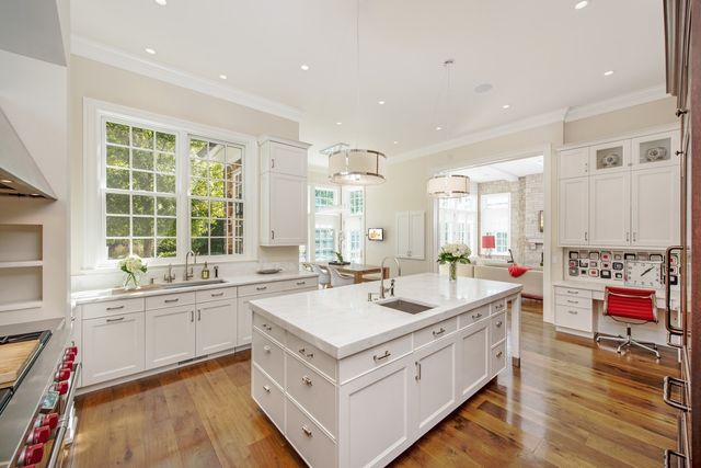 $2,725,000 | 174 Beach Road, Glencoe, IL 60022