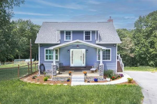 $474,000 | 484 Tank Farm Road, Aliquippa, PA 15001