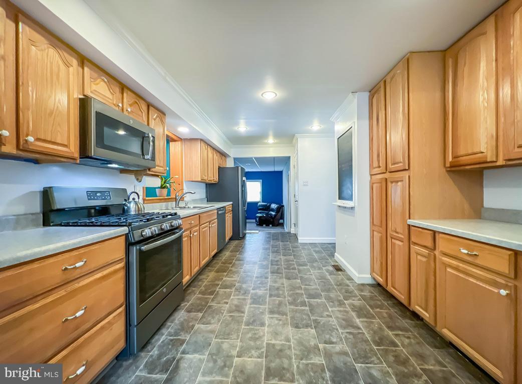 701 Chapel Road Cinnaminson, NJ 08077 - Photo 11 of 53 Newer Appliances