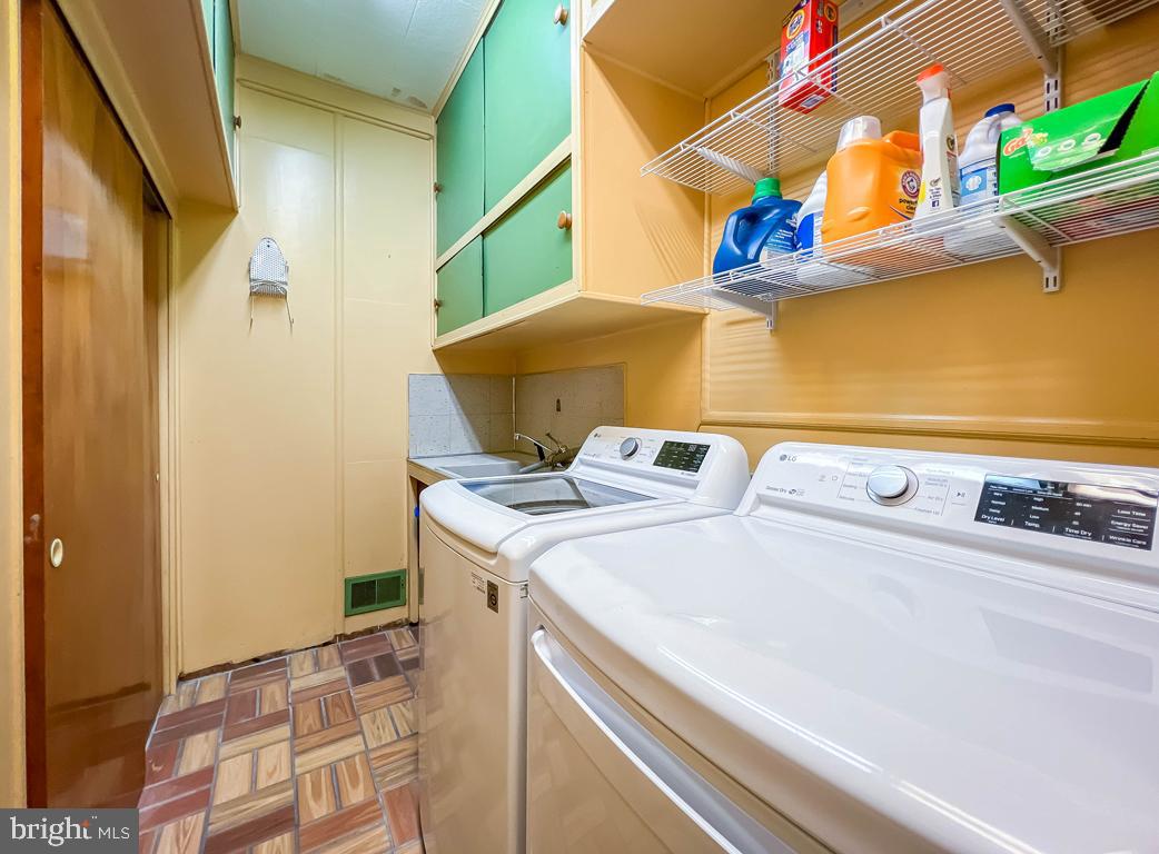 701 Chapel Road Cinnaminson, NJ 08077 - Photo 18 of 53 Laundry Room and Storage